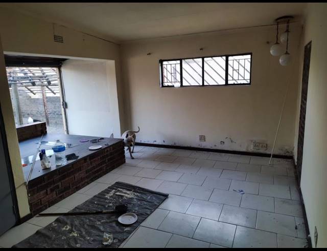 5 BEDROOM HOUSE FOR SALE IN PRIMROSE